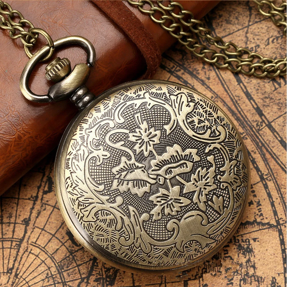 Vintage-Taschenuhr, exquisite Handwerkskunst, modische geprägte Palastuhr, einzigartige Kreativität, dekoratives Effektdesign