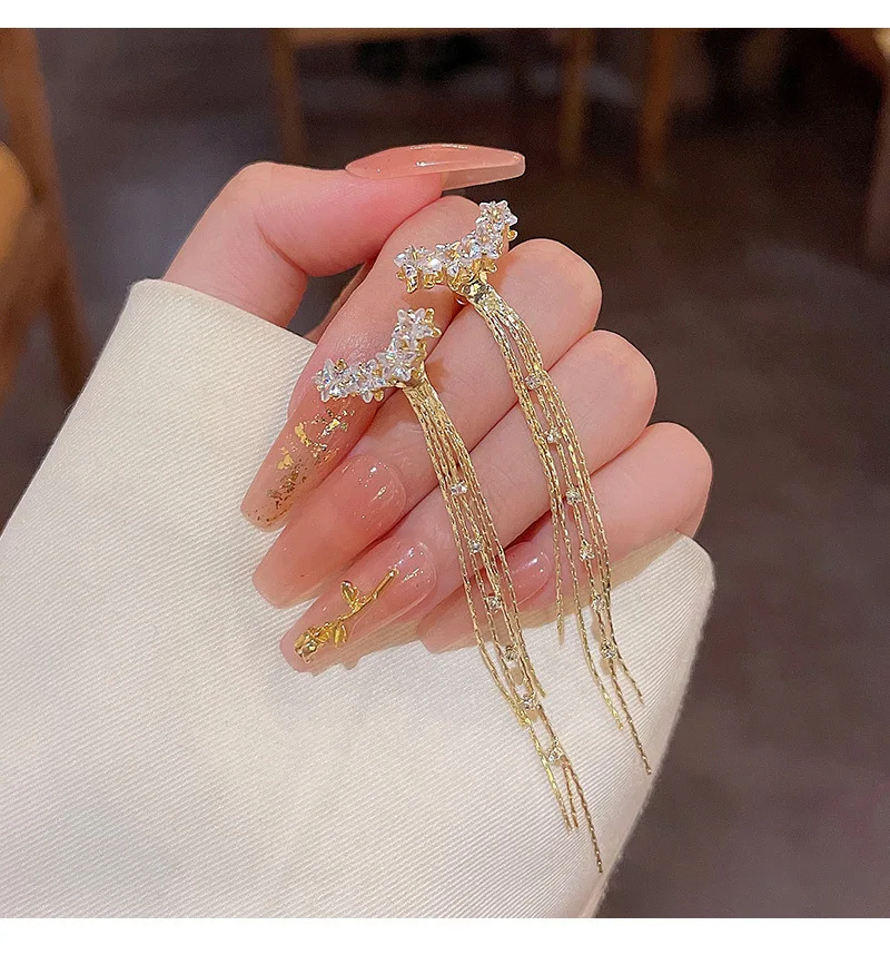 

Luxury Earrings Dangle For Women Star Tassel Crystals Pendant Christmas Earring Trendy Jewelry 2023 New Exquisite Gift