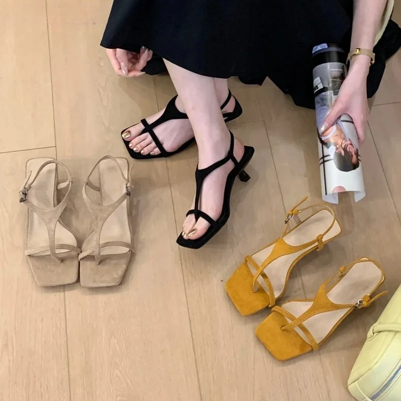 

Модные женские туфли-лодочки 2026 года на шпильке с квадратным носком, с ремешком на щиколотке, с узким ремешком на пальцах, гладиаторские сандалии