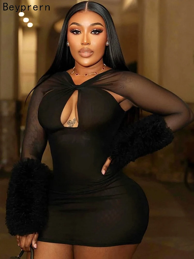 فستان Beyprern مثير بأكمام طويلة بقماش شفاف فستان قصير للنساء مفرغ من الريش وتفاصيل ملابس النادي #1