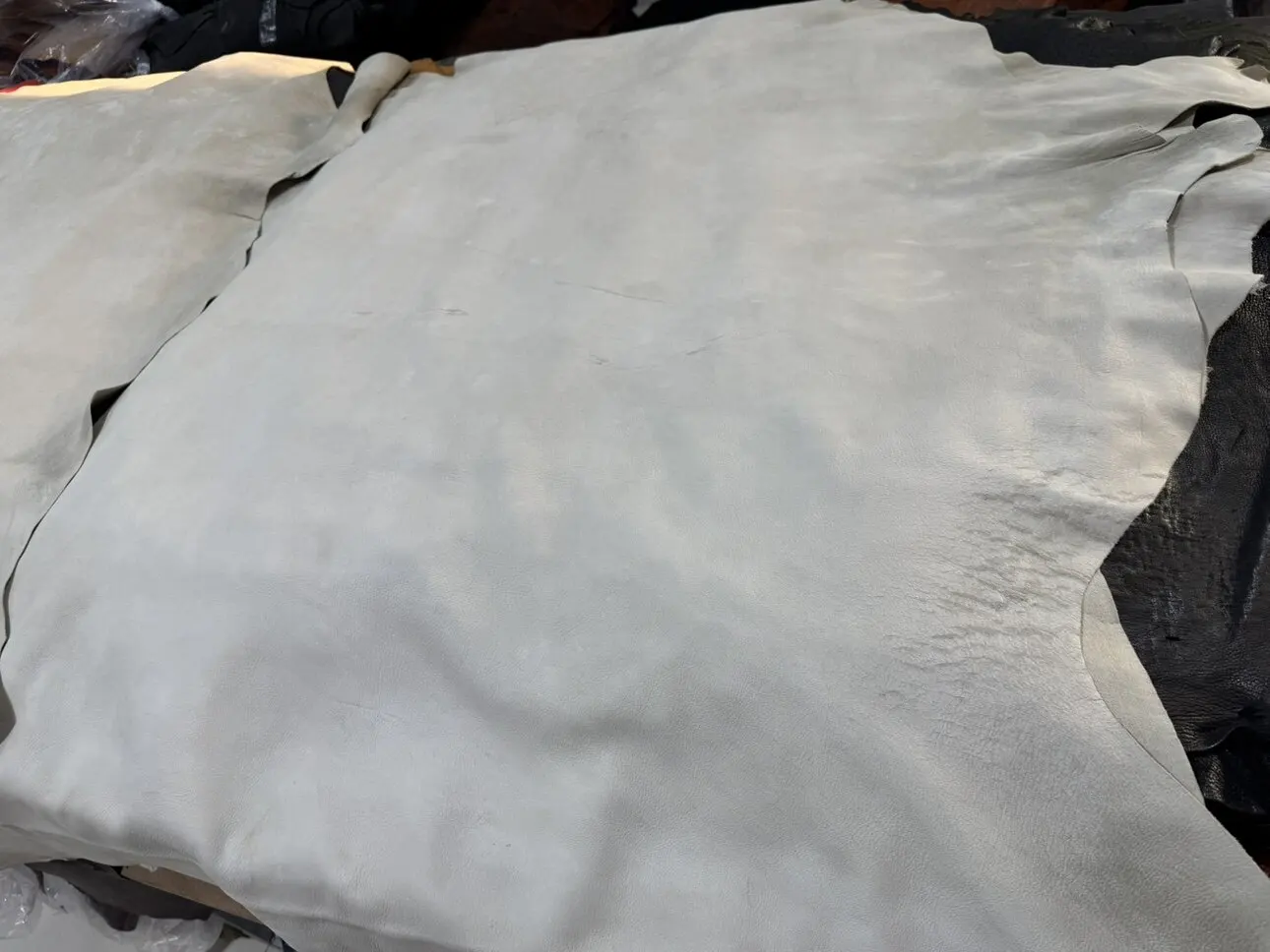 Leather Deerskin, Elk, Vegetable Tanning, Water Absorption, Leather Surface, 18-20 sf, Thickness 1.3-1.4mm, North American