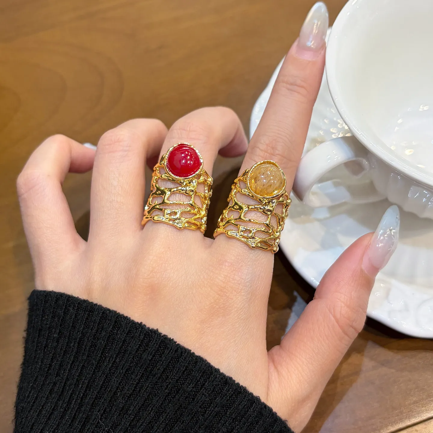 Bold Openwork Hollow Wide Band Ring Round Cabochon Stone Retro Gold Plated Statement Ring Irregular Fashion Finger Accessories