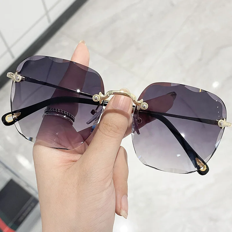 

Square Sunglasses Women Classic Fashion Rimless Sun Glasses Female Oversized Vintage Gradient Mirror Frameless Shades Googles