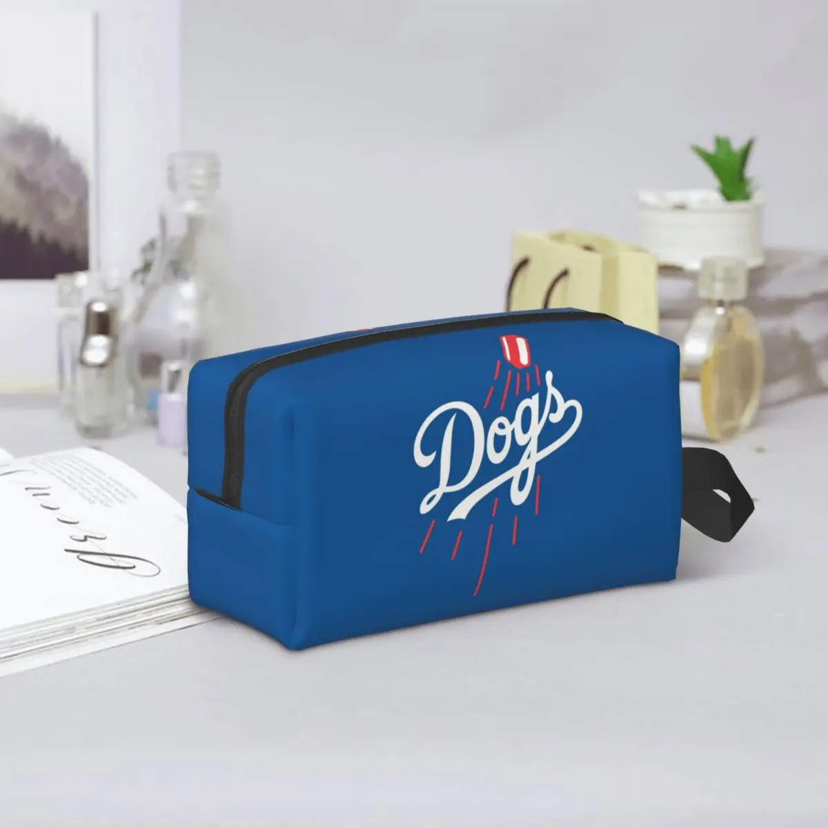 

Косметичка Dodger Dogs - синяя, органайзер для косметики, дорожный несессер, косметичка для женщин, дорожный пенал для косметики и косметических принадлежностей