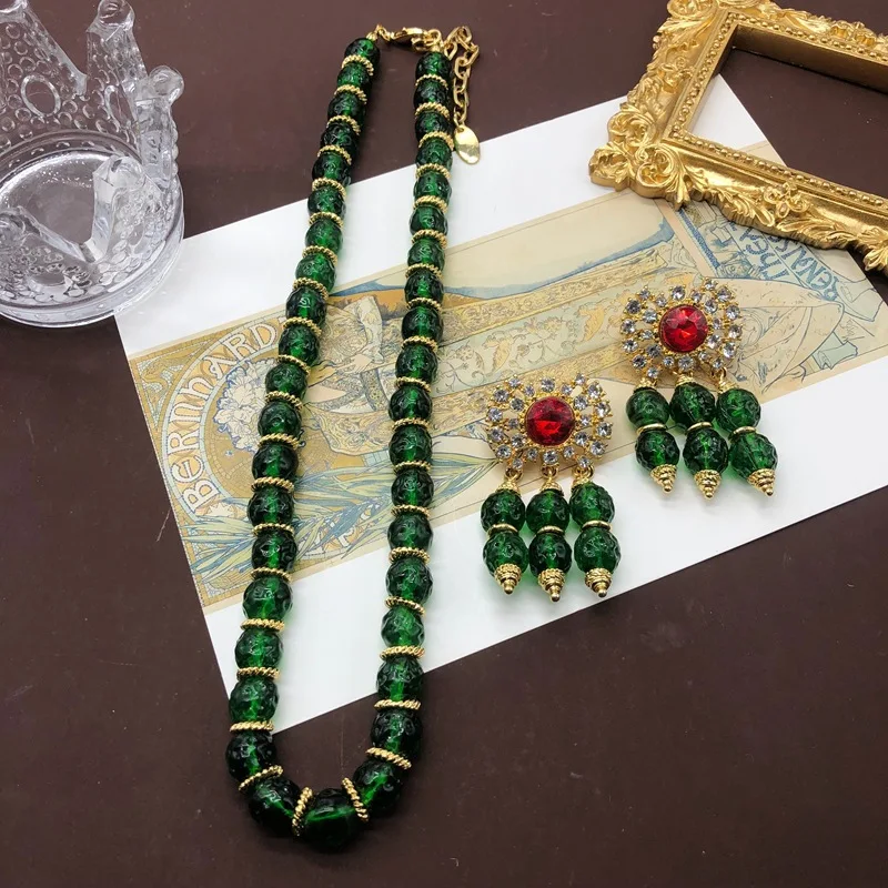 

Vintage Medieval Women's Jewelry for Girl Emerald Lava Pearl Necklace Diamond Earrings Gold Plated Earrings Neckchain Set