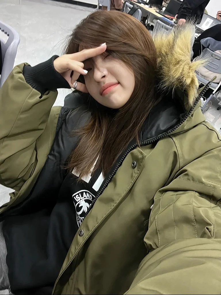 

Желтая женская зимняя парка с длинным рукавом, на шнуровке, с высоким воротником, в стиле карго, прочная, свободного кроя, с капюшоном на пуговицах, теплая, молодежная, без капюшона