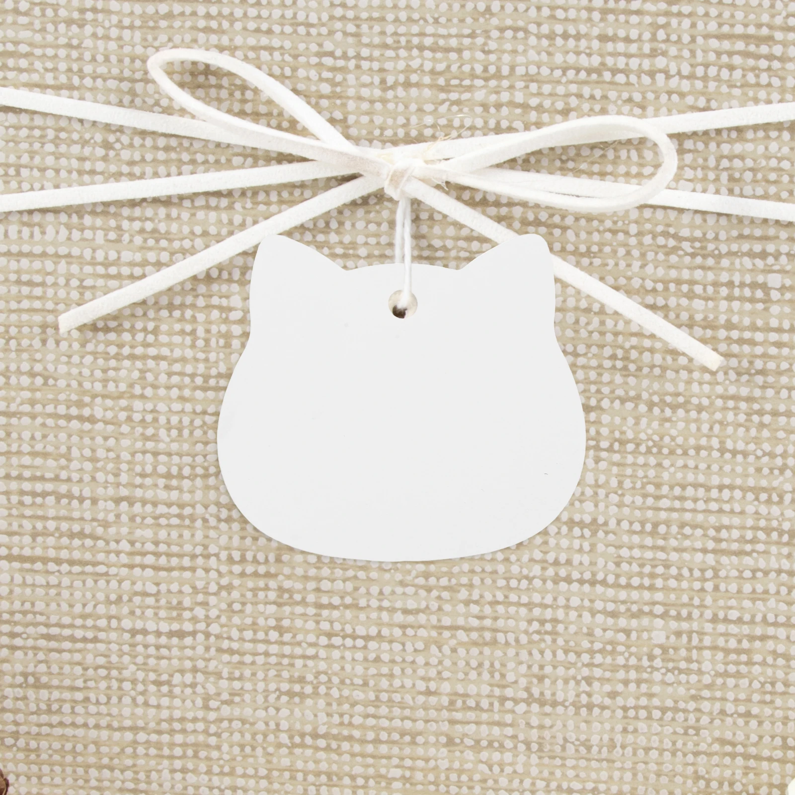200 Uds. De papel en blanco con agujero, Mini etiquetas colgantes Kraft en forma de cabeza de gato marrón para manualidades Diy, decoraciones para recuerdos de fiesta de boda