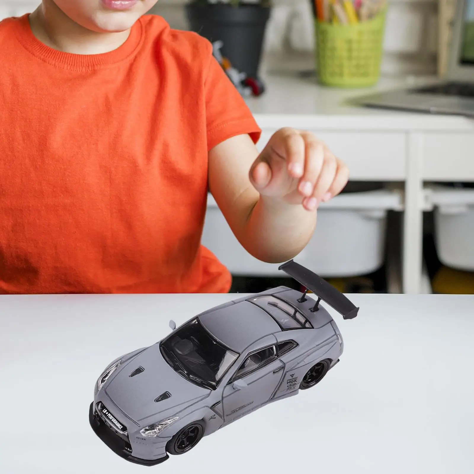 1/64 Diecast Car Ornament Realistic Decor with Dustproof Cover for Holiday Boys and Girls Desk Ornament Kids Home Decoration