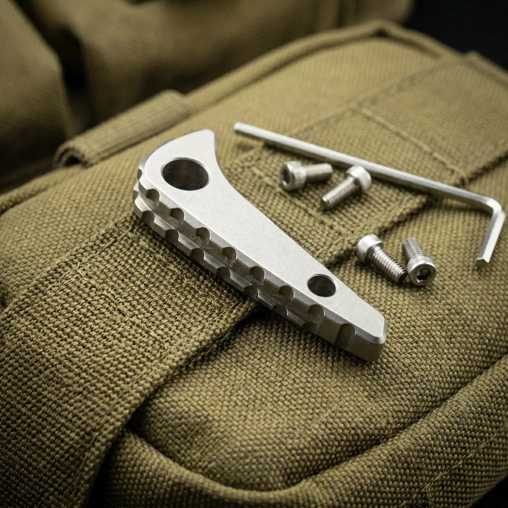1 Piece Handle Back Spine Bone TC4 Titanium Alloy Material Knife Spine Keel Backspacer for C81 Para2 Knife Handle DIY
