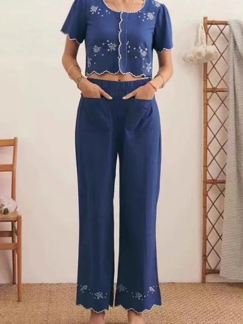 

Women's Shirt 2025 Comfortable Casual Conch Embroidery Personalized Age Reducing Lace Loose Shirt Pants Set