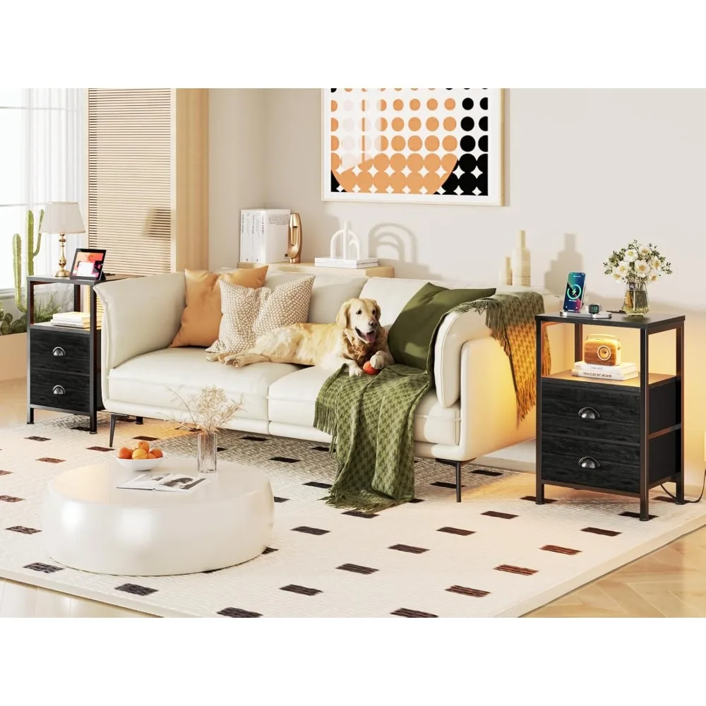 ชุดโต๊ะข้างเตียง 2 ตัว โต๊ะท้ายพร้อมแท่นชาร์จและไฟ LED ขาตั้งกลางคืนพร้อมลิ้นชักผ้า 2 ลิ้นชัก ชุดโต๊ะข้างเตียง 2 ชิ้น