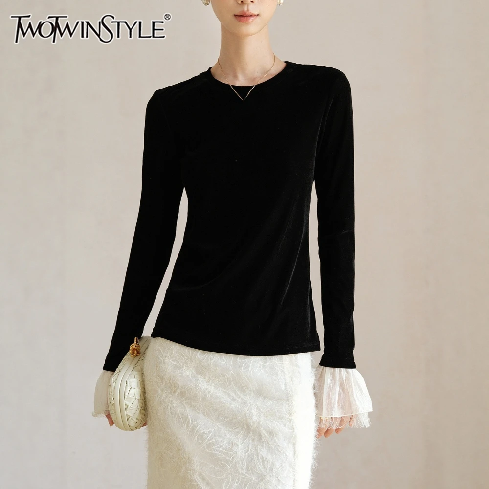

TWOTWINSTYLE черная кружевная футболка женская с круглым вырезом с расклешенными рукавами для похудения основы повседневные женские футболки модная осенняя новинка