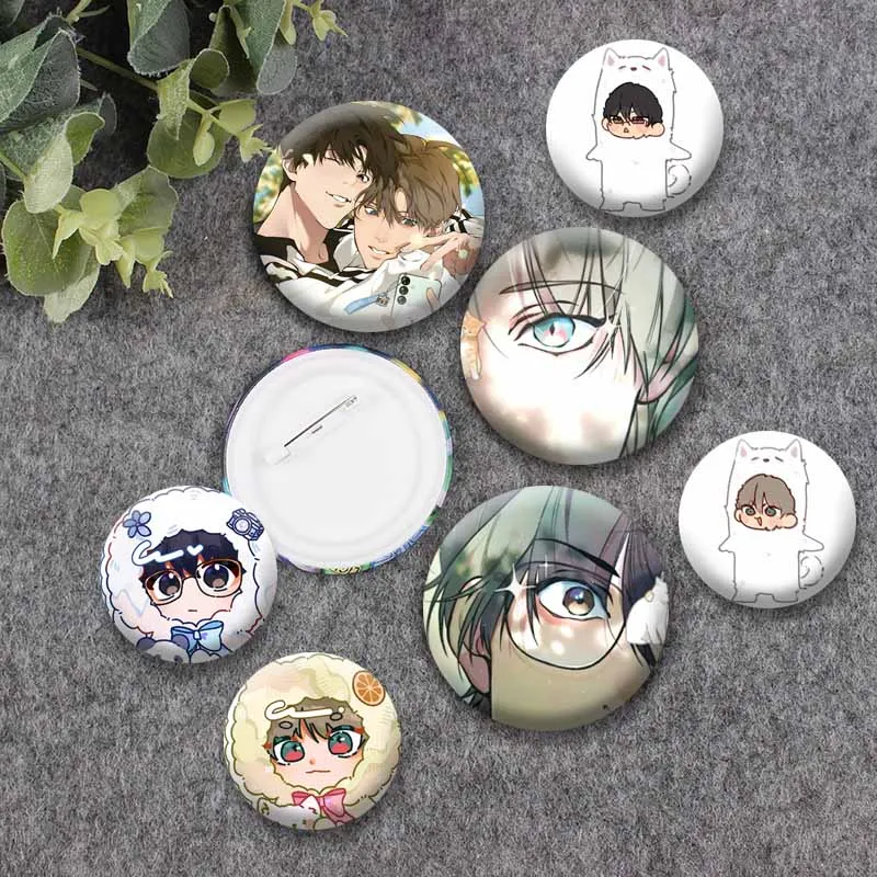 BL Manhwa L-Lost in The C-Cloud Enamel Pins Plastic Round Cartoon Brooch Cosplay Cirrus Skylar Yeon Badges Bag Jewelry Ornaments