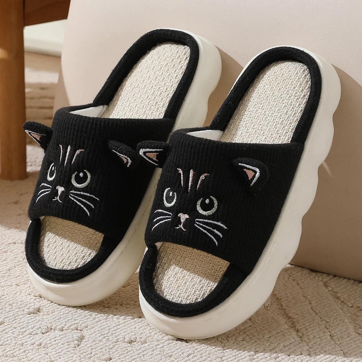 Zapatillas de casa de interior transpirables a la moda para mujer con gatito bonito, zapatillas antideslizantes de lino absorbentes para el sudor, zapatillas informales