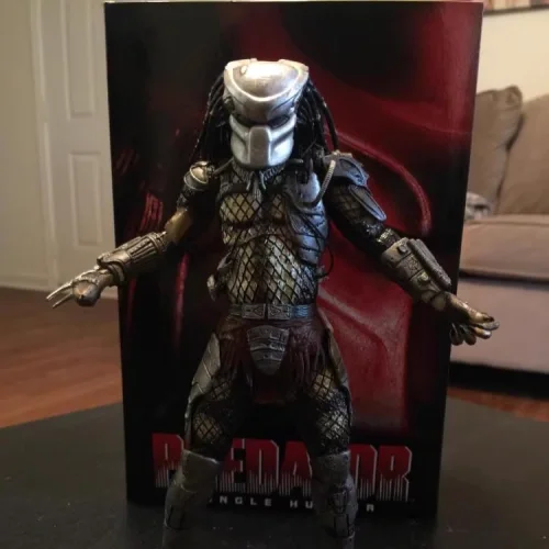 

NECA AVP Aliens vs Predator Figure Jungle Hunter Predator Action Figure Toy Horror Gift For Halloween 18cm