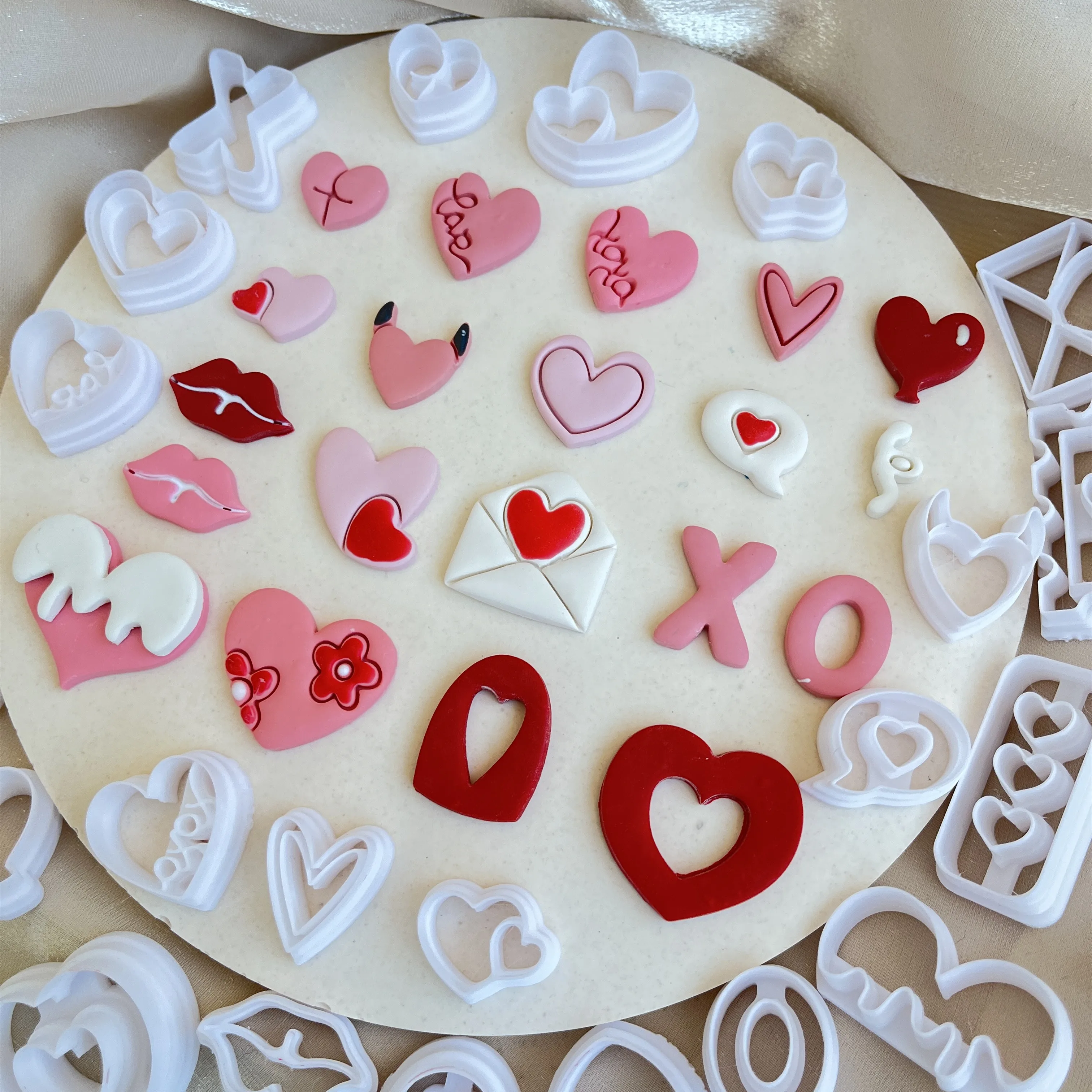 Valentinstag Love Series Herzförmiger rosa Polymer Clay Süße weiche Keramik Ohrringe Schmuck Anhänger Herstellung Schneidwerkzeuge – Detail 3