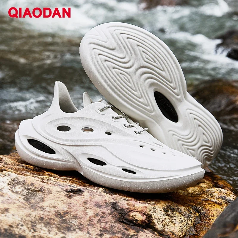 QIAODAN Mode Watschuhe Herren 2024, Sommer, neue atmungsaktive Strandsandalen, rutschfeste Outdoor-Wanderschuhe QXL 1032420001 R