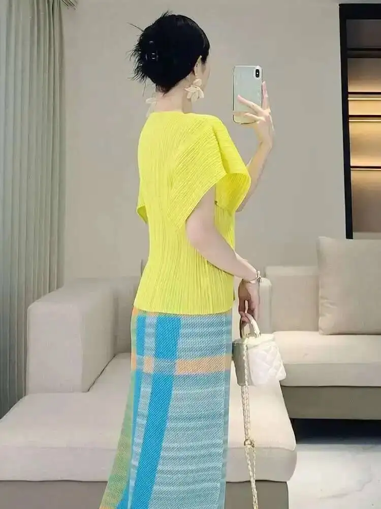 Pleated 2025 Summer Top Women's Casual Solid Color Simple Fashion Round Neck Short Sleeve Split Fold T-shirt 2ORN7