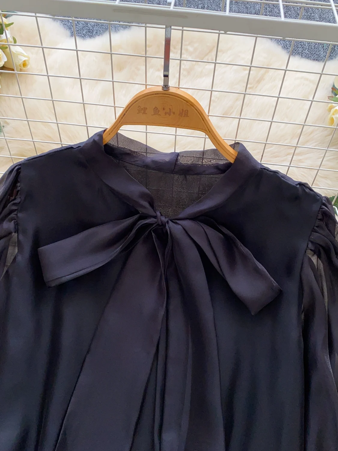 Ele Long Sve Me irt with Bow Tie Loose Fit Slimming Base Layer Top for Women Autumn Season Faion Sle