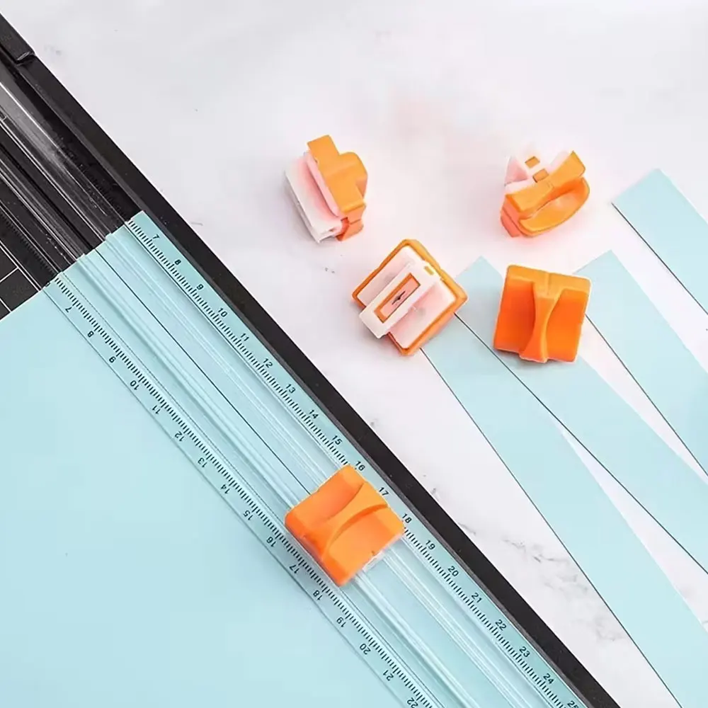 4 عبوات من بدائل شفرة قطع الورق مقاس A4، مصنوعة من الفولاذ المقاوم للصدأ المتين، متوافقة مع قواطع الورق المختلفة. #1