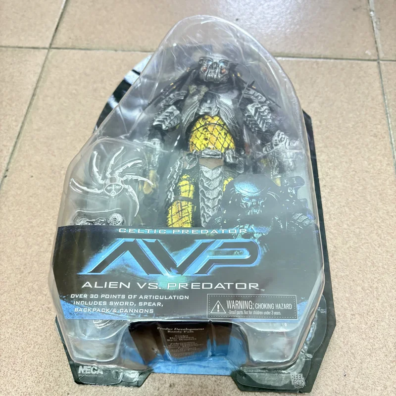 NECA Masked Scar AVP Celtic Chopper Scar Action Figure Alien