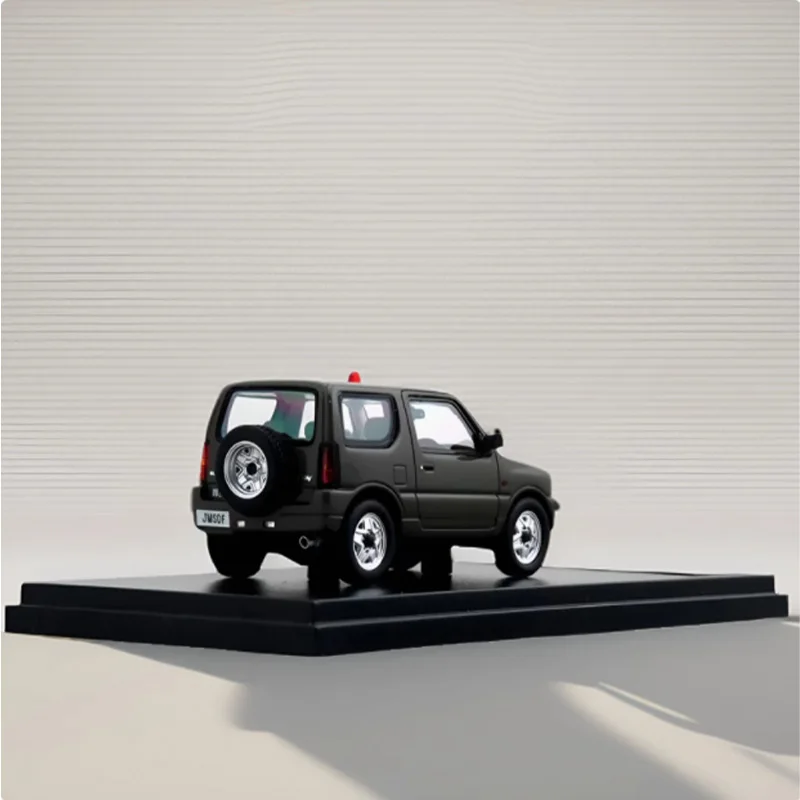 1/43 Scale MCM09-J07 MONO CHROME Simulation Resin Car Model Static Display Collectible Toy Gift Souvenir Decoration