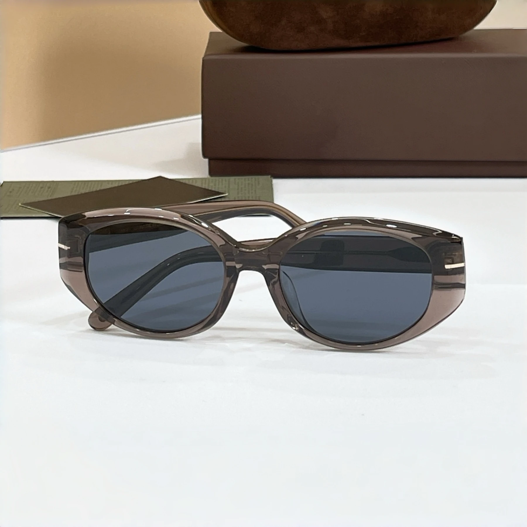 1295 Sunglasses Men Women,Vintage Classic Cat Eye Shades,UV400 Protection,Sturdy Frame,Ideal For Daily Wear & Outings