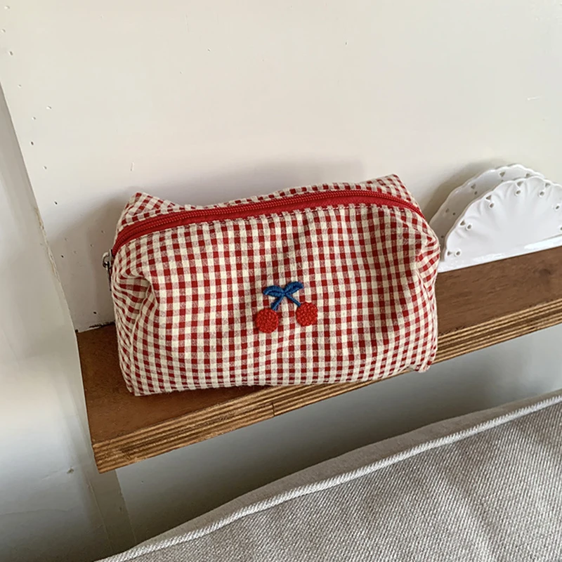 Kirschblüten-Stickerei Baumwoll-Karierte Kosmetiktasche Tragbare Reise-Kosmetik-Aufbewahrungstasche Multifunktionale Toilettenartikel-Organizer – Detail 5