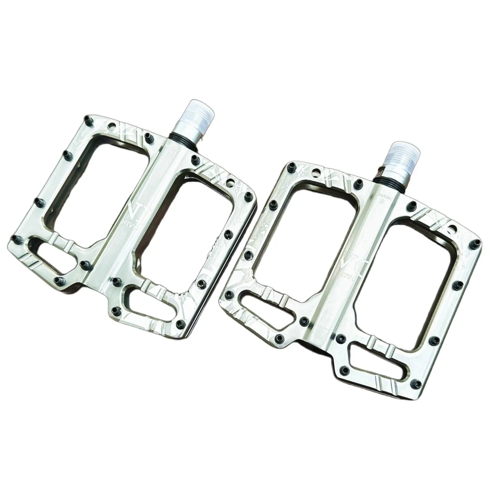 

Trail Bike Pedals, Aluminum Alloy, Polished, Sealed 3-Bearing, Auto-Lubricating, Sturdy Build, Ideal for MTB Jumping