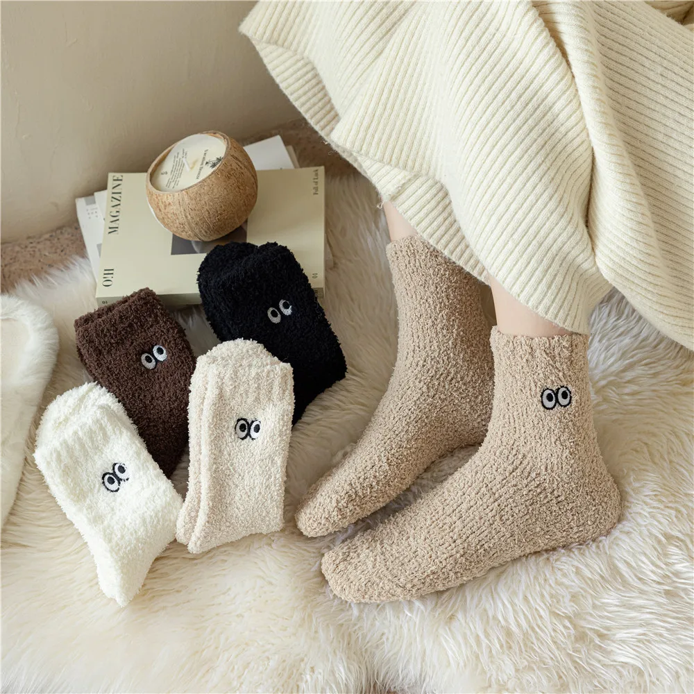 

1/5 Pairs Lades' Socks Korean Cute Eyes Simple Versatile Sweet Kawaii Mid Tube Socks Thickened Coral Fleece Floor Socks For Girl