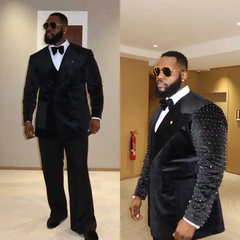 

Plus Size Wedding Tuxedos 2 PCS Jacket Pants Velvet Men Suit Classic Peaked Lapel Double Breasted Evening Groom Coat Customized