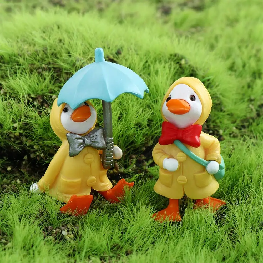 Kawaii Accessory Gift Cartoon Ornaments Resin Animal Raincoat Duck Decor Micro Landscape Cake Decoration Miniature Figurine