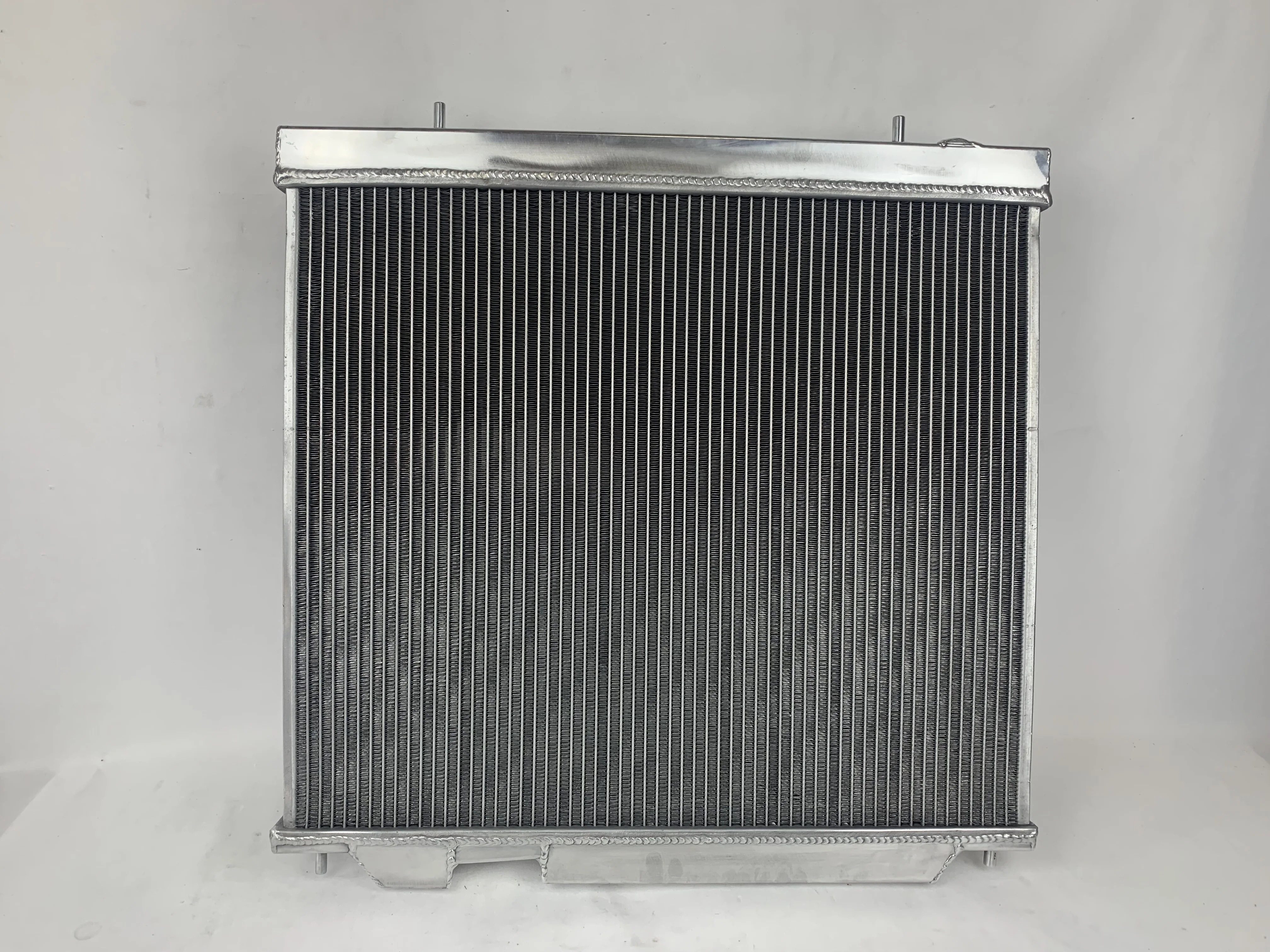 Aluminum Radiator For MITSUBISHI DELICA SPACE GEAR 2.5 2.8 1994-2005 04 03 AT/MT