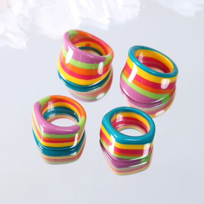 2022 New Fashion Exaggerate Colorful Stripe Hand Painted Drip Oil Irregular Geometric Round Acrylic Resin Ring For Women Jewelry