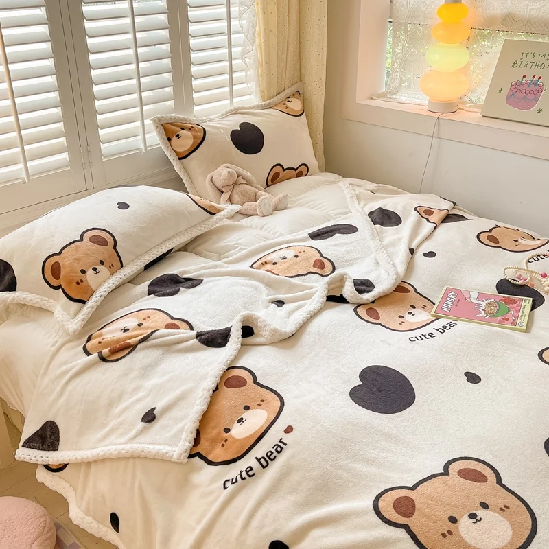 Cute Cartoon Bear Pattern Blanket Love Heart Milk Fleece Blanket for Boys Girls Dormitory Home Bedroom Comfortable Warm Blanket