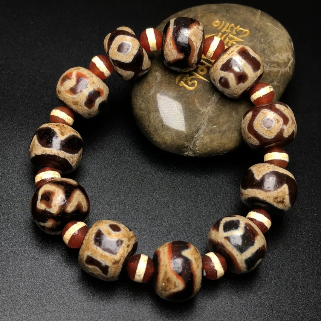 Tibetan red meat, tiger teeth, diamond three-eye abacus, drum dzi beads, agate, ethnic style bracelet, Duobao string accessories