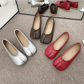 Japanese Style Tabi Ninja Shoes Women Cozy Leather Flats Split Hoof Toe Loafers Femme…