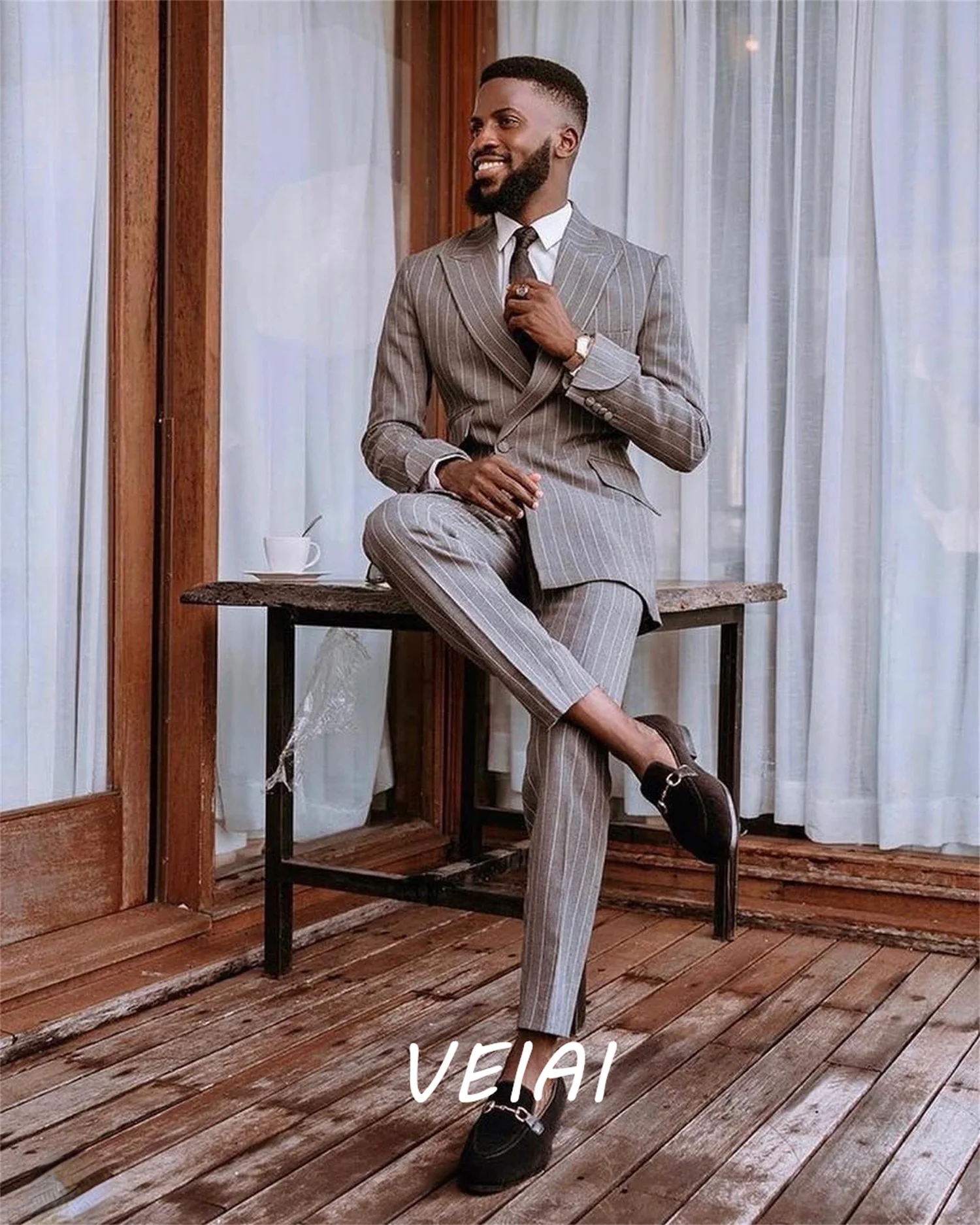 

Customized Double Breasted Casual Grey Stripe Men Suit Peak Lapel Costume Homme Slim Fit 2 Pc Tuxedo Custom Groom Prom Suits Ter