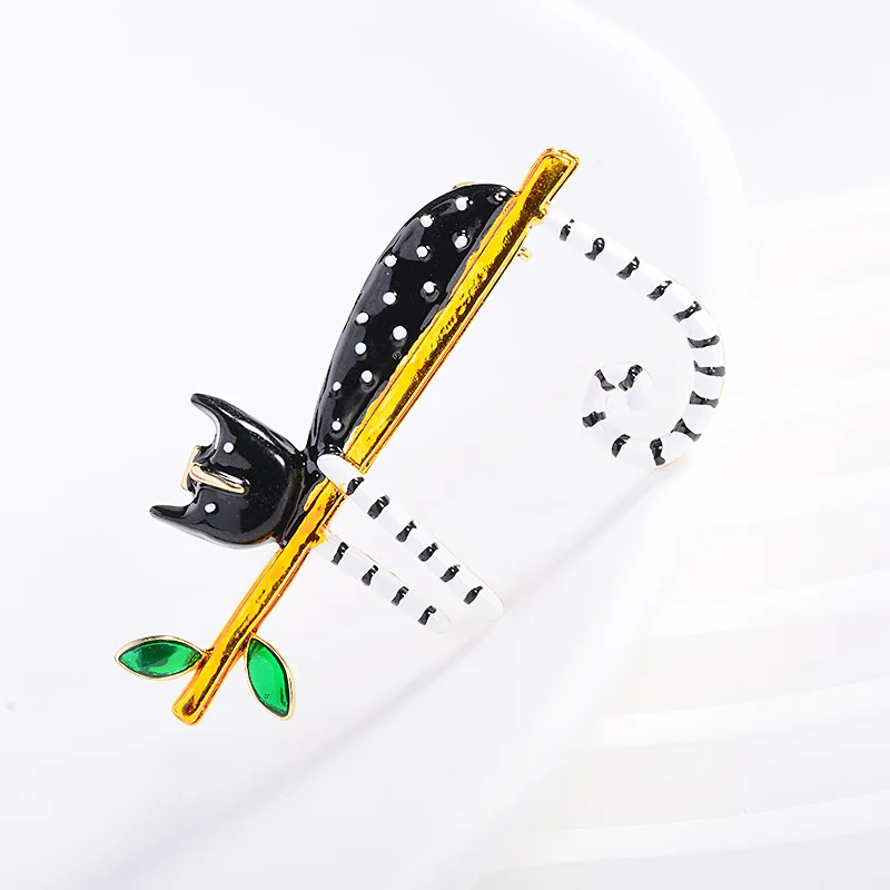 Japanese Hand Enamel Black and White Cat Brooch Anti-slip Pin Animal Clothing Collar Pin Corsage Accessory  Brooches for Women