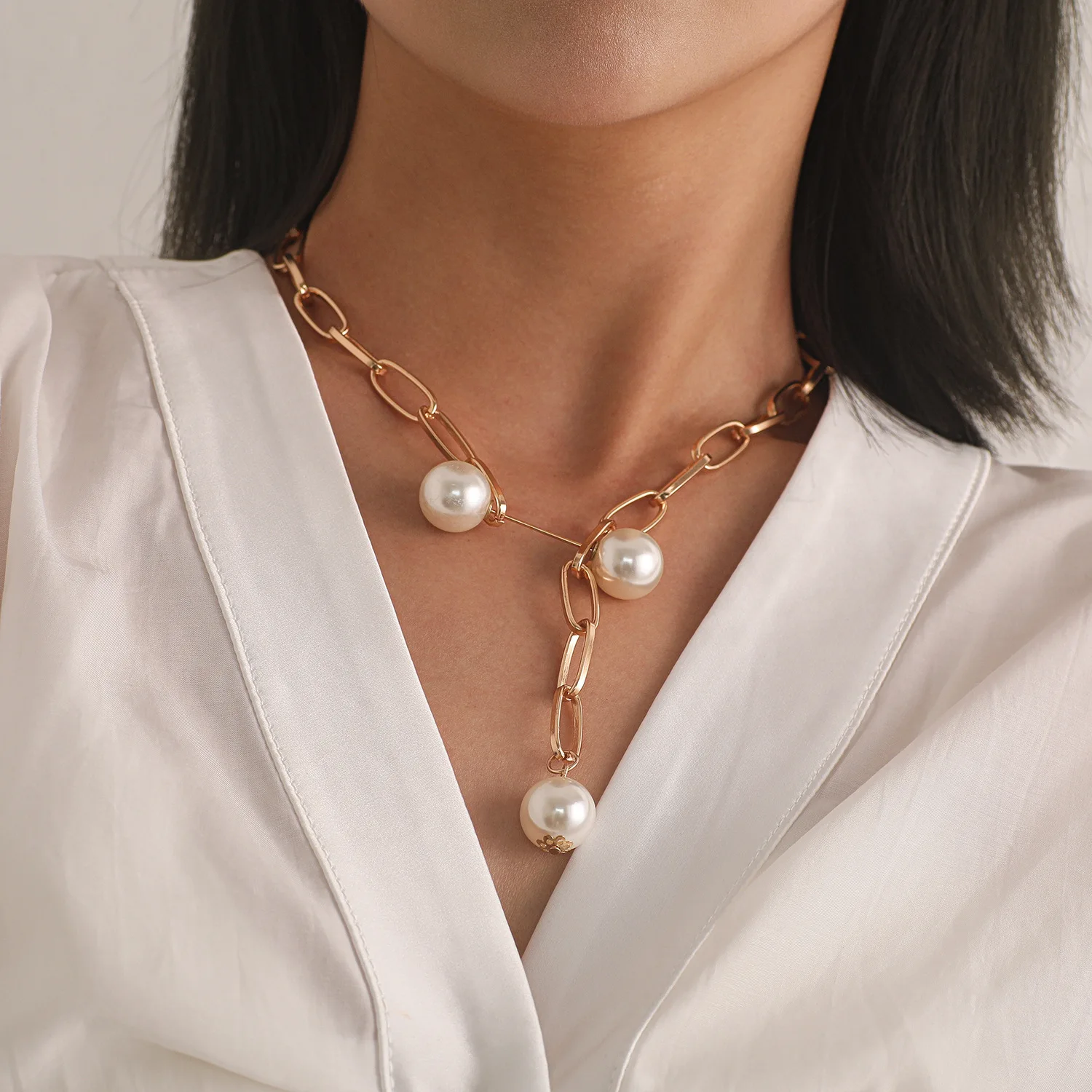 Lock-shaped thick chain pearl ring buckle pendant necklace female, personalized punk exaggerated fashion necklace