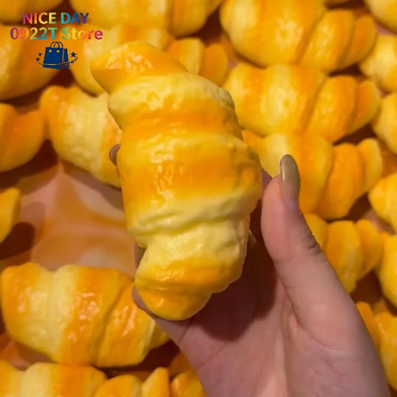 1Pcs Croissant Fried Dough Stick Cat Paw Toy, Slow Rebound Stress Relief Squeeze Fidget, Cute Desktop Decompression Gift@#X