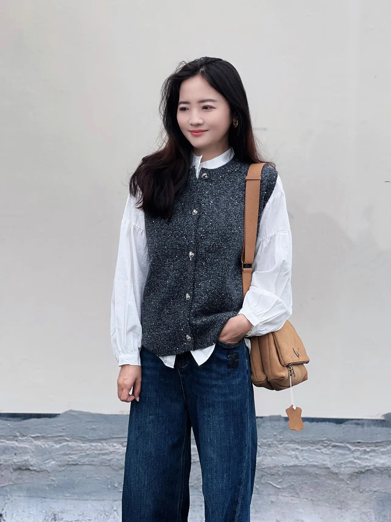 

Soft Woolen Vest in Deep ey for Women Svel Warm Faionable Princ Sle Commute Friendly Single Button