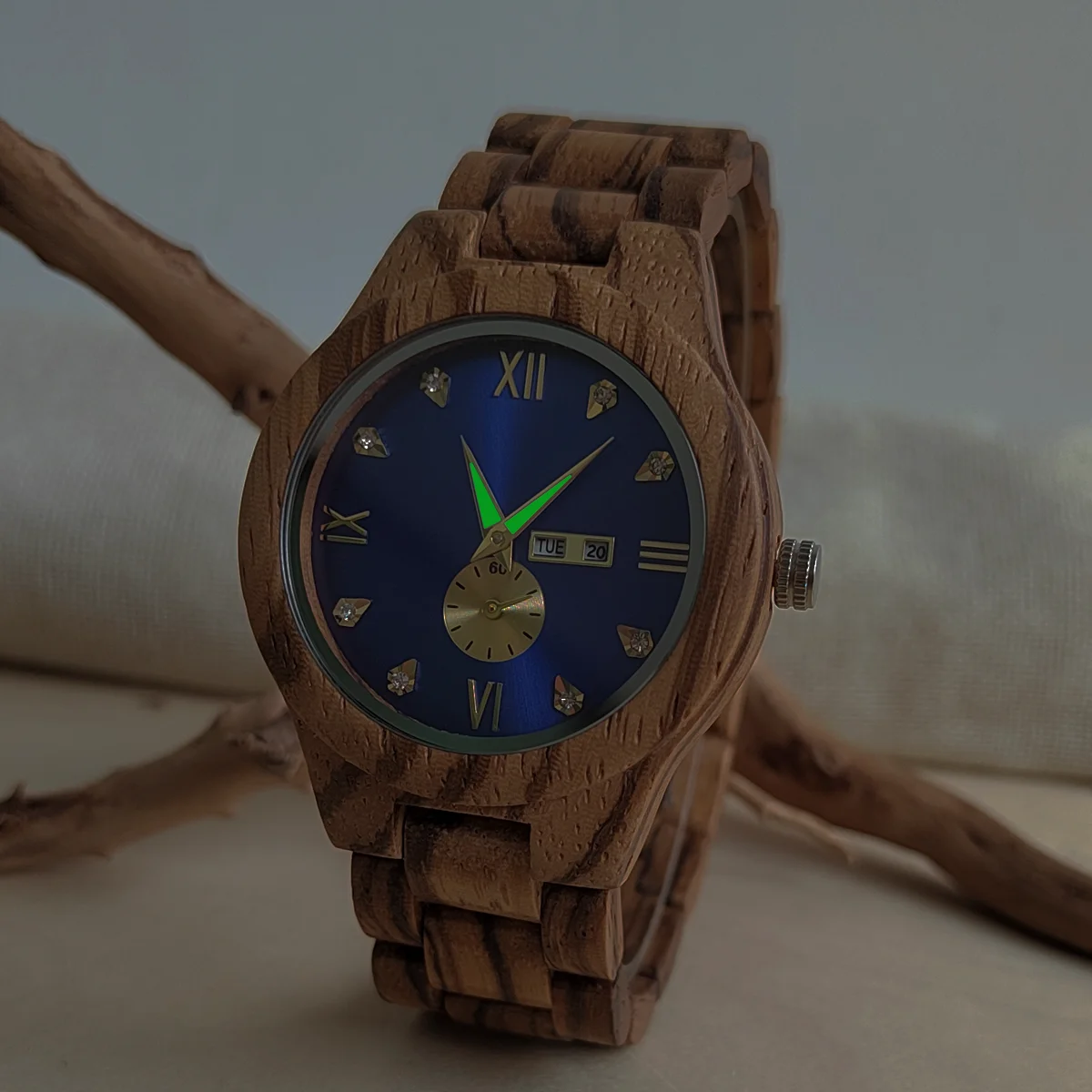 Wood Women Watches Wrist for Woman Luxury Fashion Ladies Quartz Wristwatches Luminous Date Week Wooden Watch Girlfriend Gift