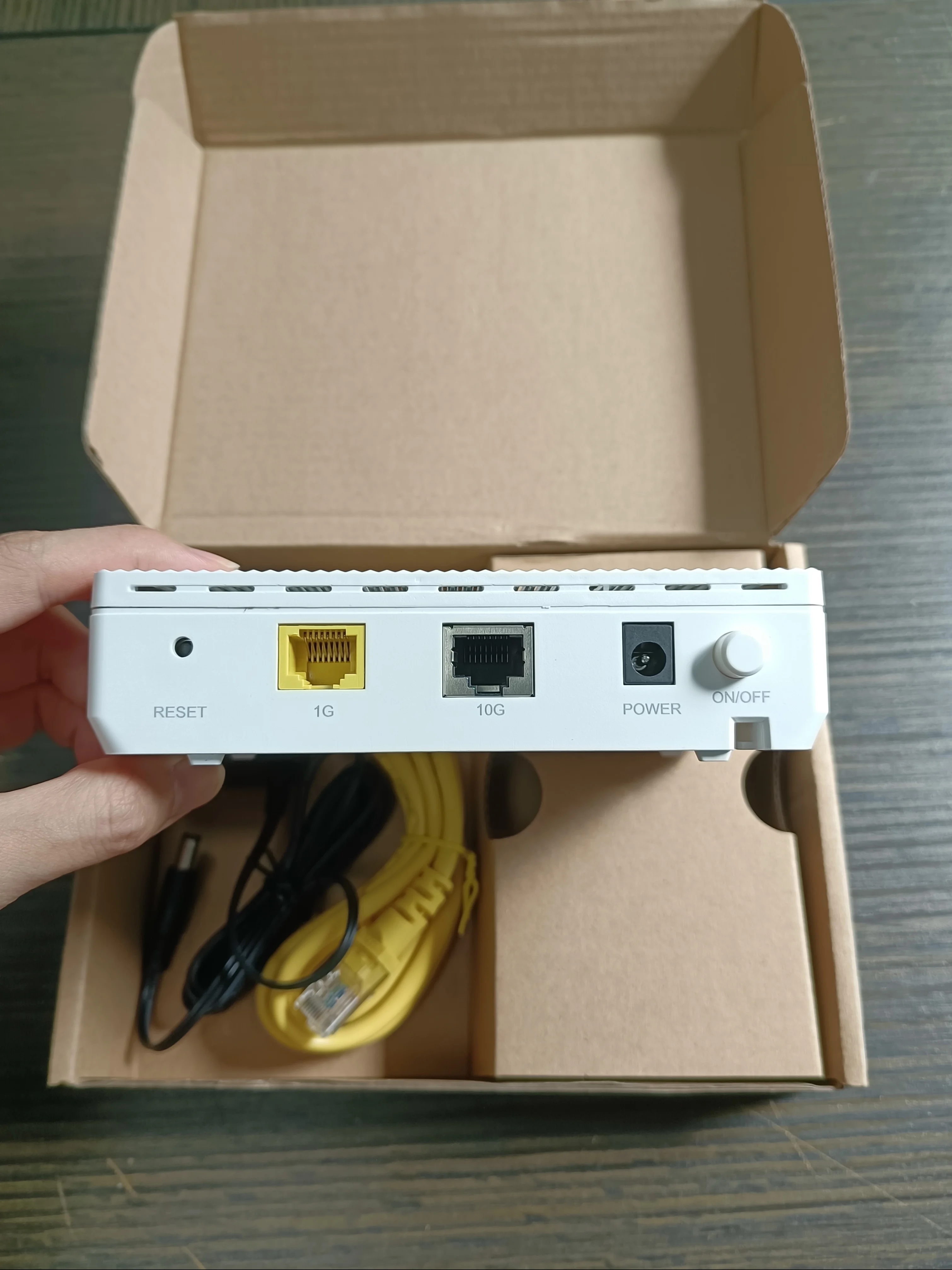 XGSPON ONU,SC/UPC port High Performance 10GE XPON ONU FTTH PON Solutions 100/1000/10000Mbps Wired Wifi ONT for Fiber Optic Use