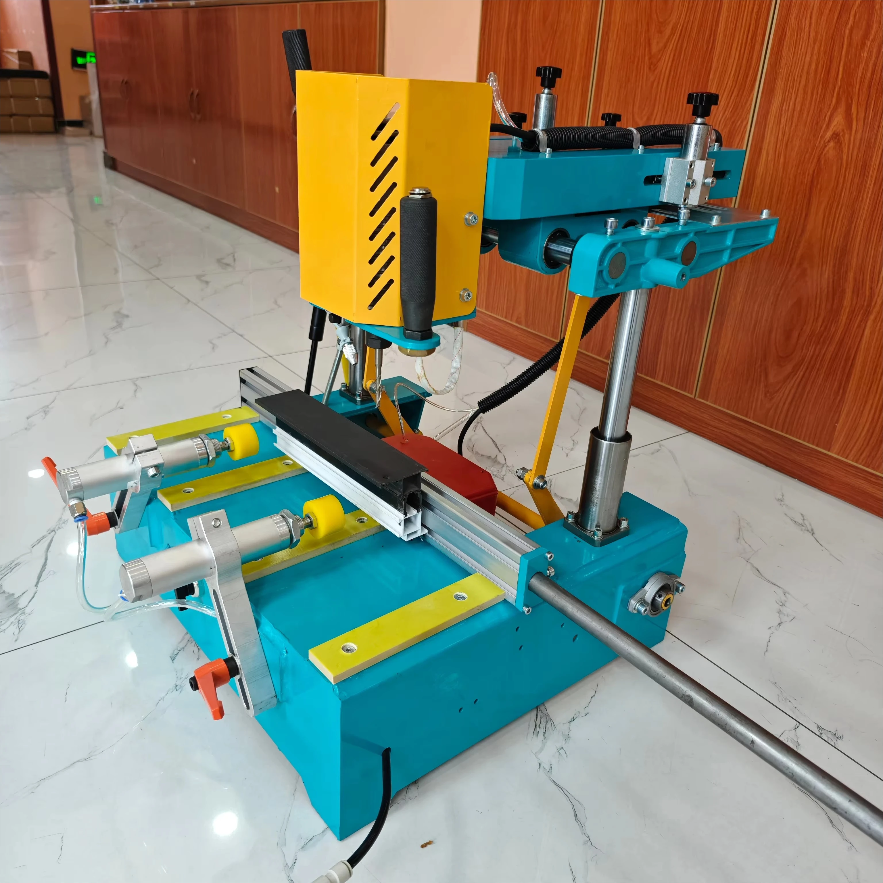 Mesin Router Aluminium untuk Pintu dan Jendela