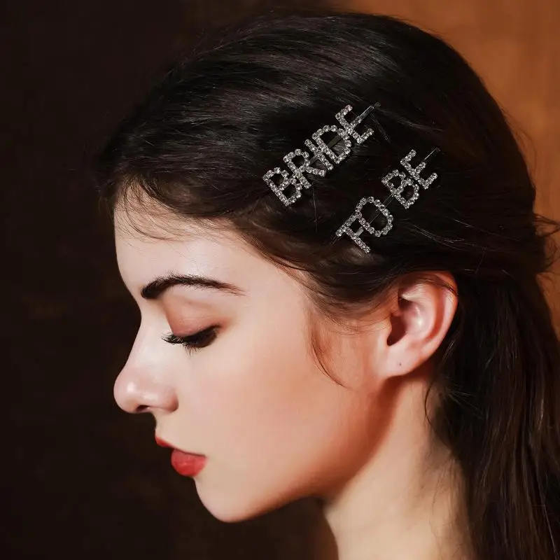 2 Stücke Silberne Strass-Haarspangen mit kleinen Schriftzügen, modische Haarstyling-Accessoires – Detail 2