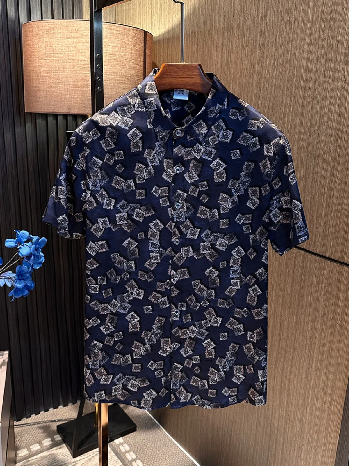 

Silk Series Smooth Men's Printed Shirt Summer New Style Short Sleeve Silk Fashion Urban Youth Breathable Thin Model