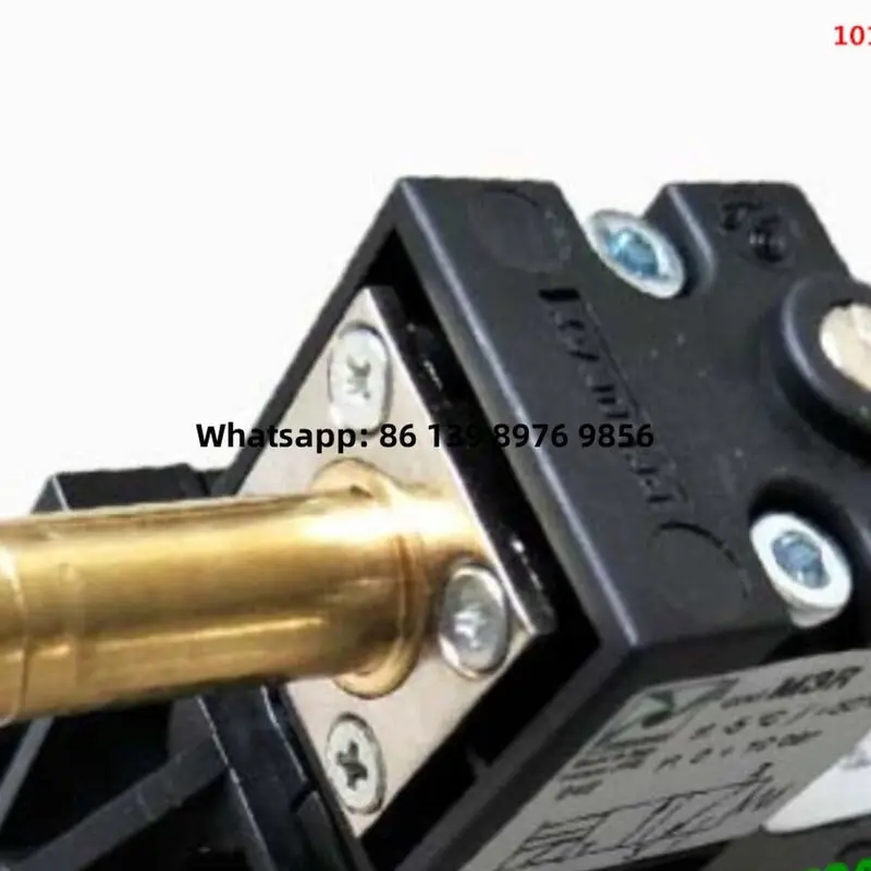 Italian Pneumax Brand New Original Imported Black Pneumatic Solenoid Valve Model 1011.52.3.9.M3r