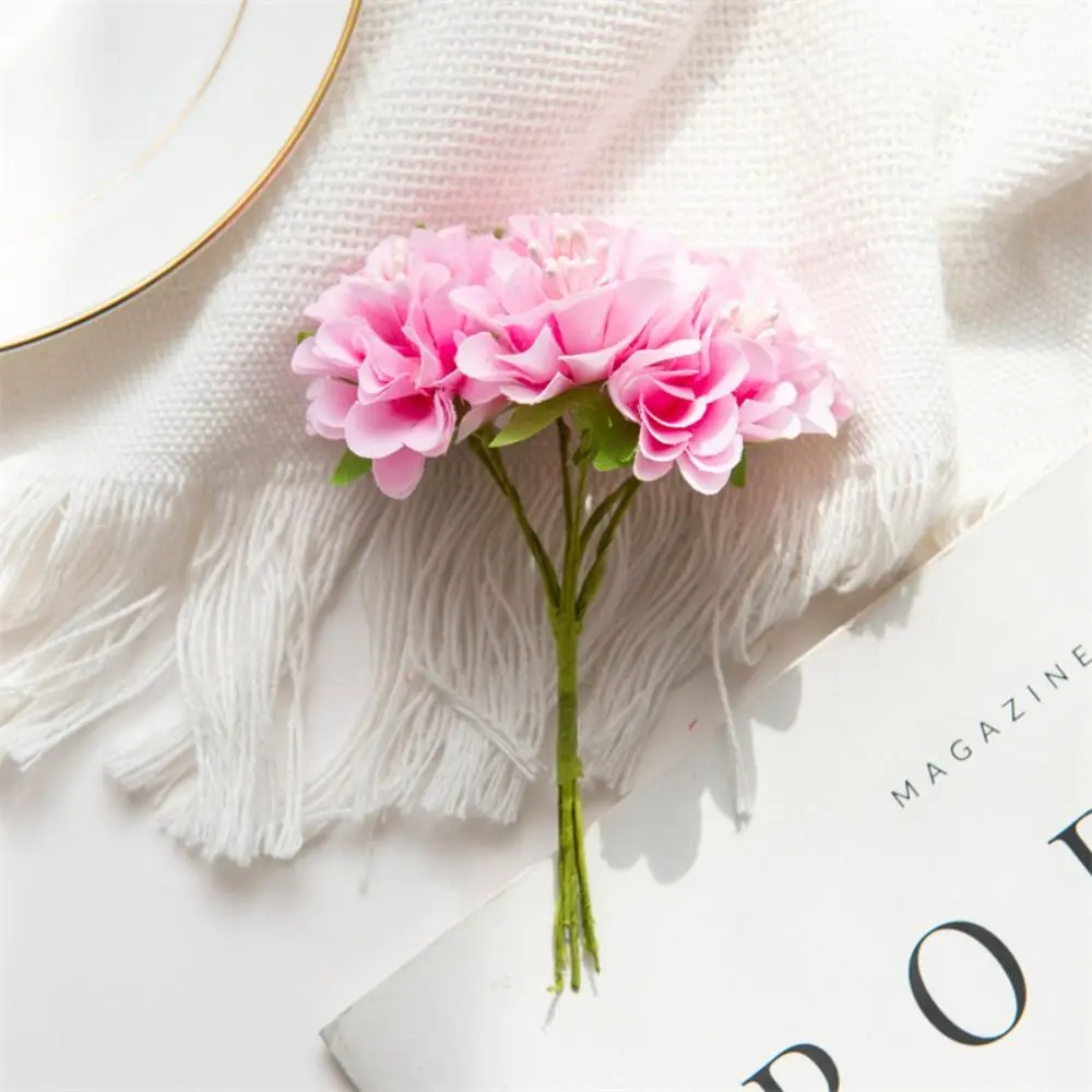 

Flower Arrangements Mini Artificial Carnation Bouquet DIY Handmade Silk Hydrangea Bouquet Realistic 6 Heads Fake Plants Home