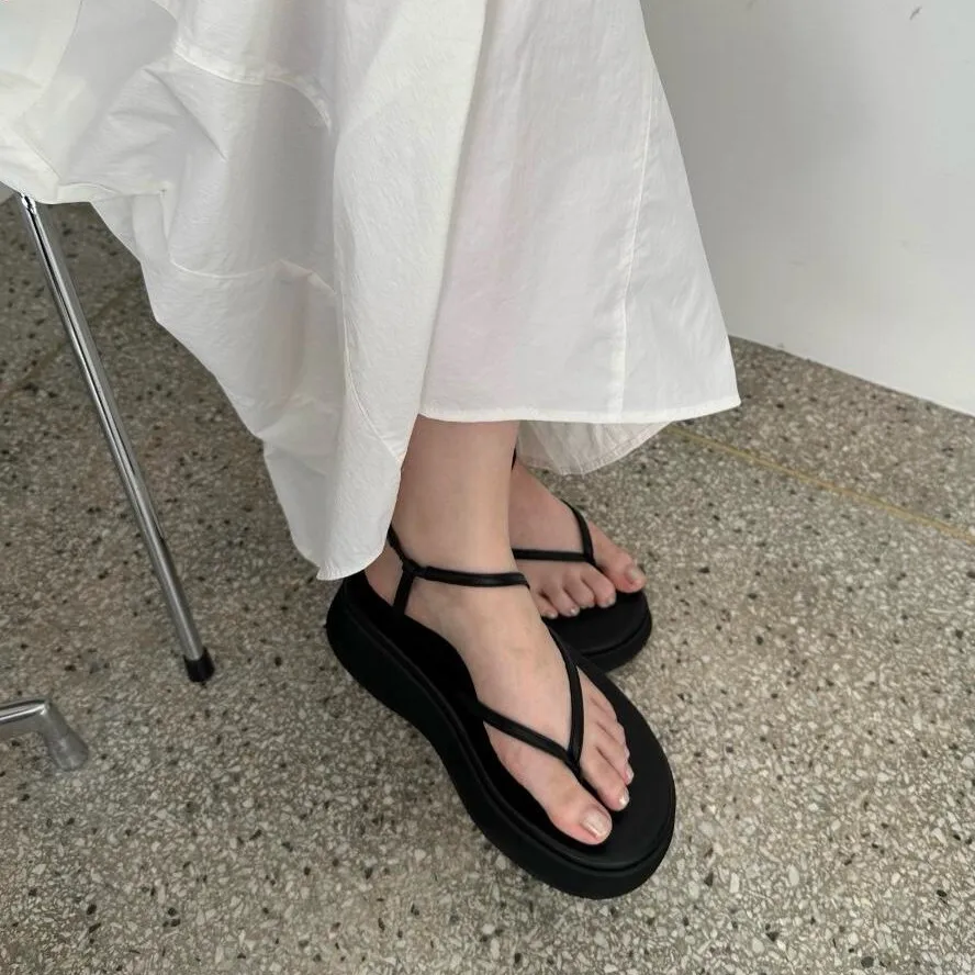 Open Toe Slippers Women Clip Toe Outer Wear Thick Heels Sandals 2026 Summer Beach Slippers Flip Flops Thin Strap Slip On Sandals